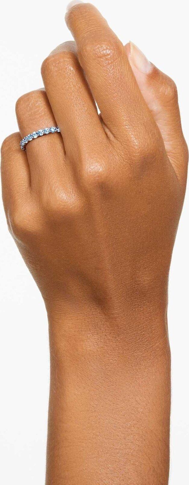 5658668